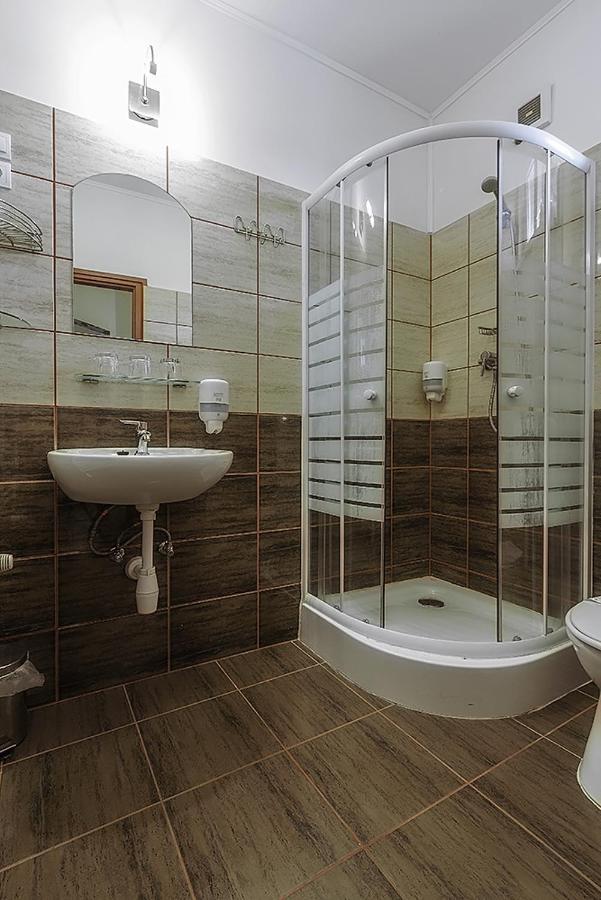 Aranypatko Fogado-Etterem Hotel Gyorujbarat Luaran gambar