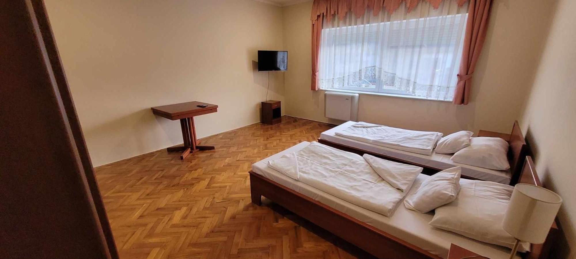 Aranypatko Fogado-Etterem Hotel Gyorujbarat Luaran gambar