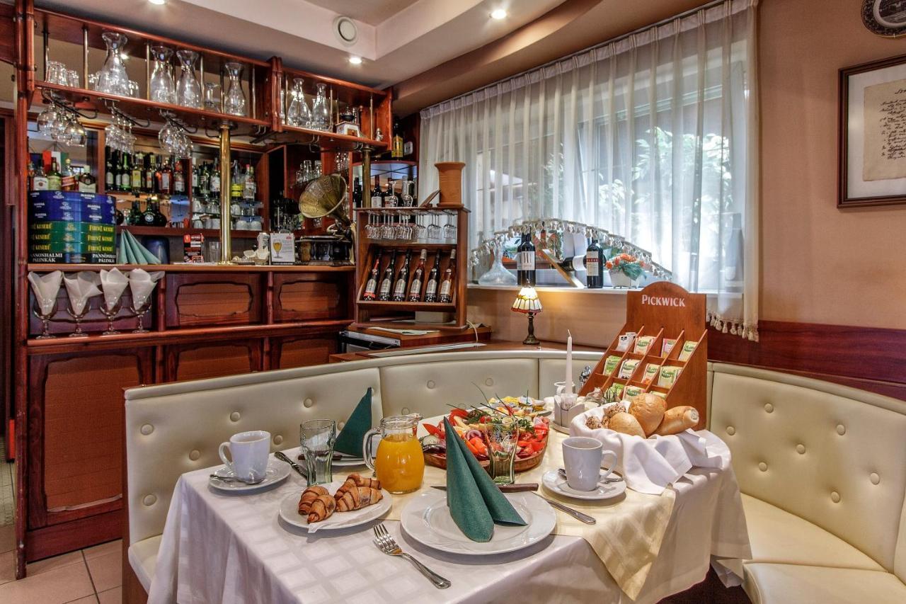 Aranypatko Fogado-Etterem Hotel Gyorujbarat Luaran gambar